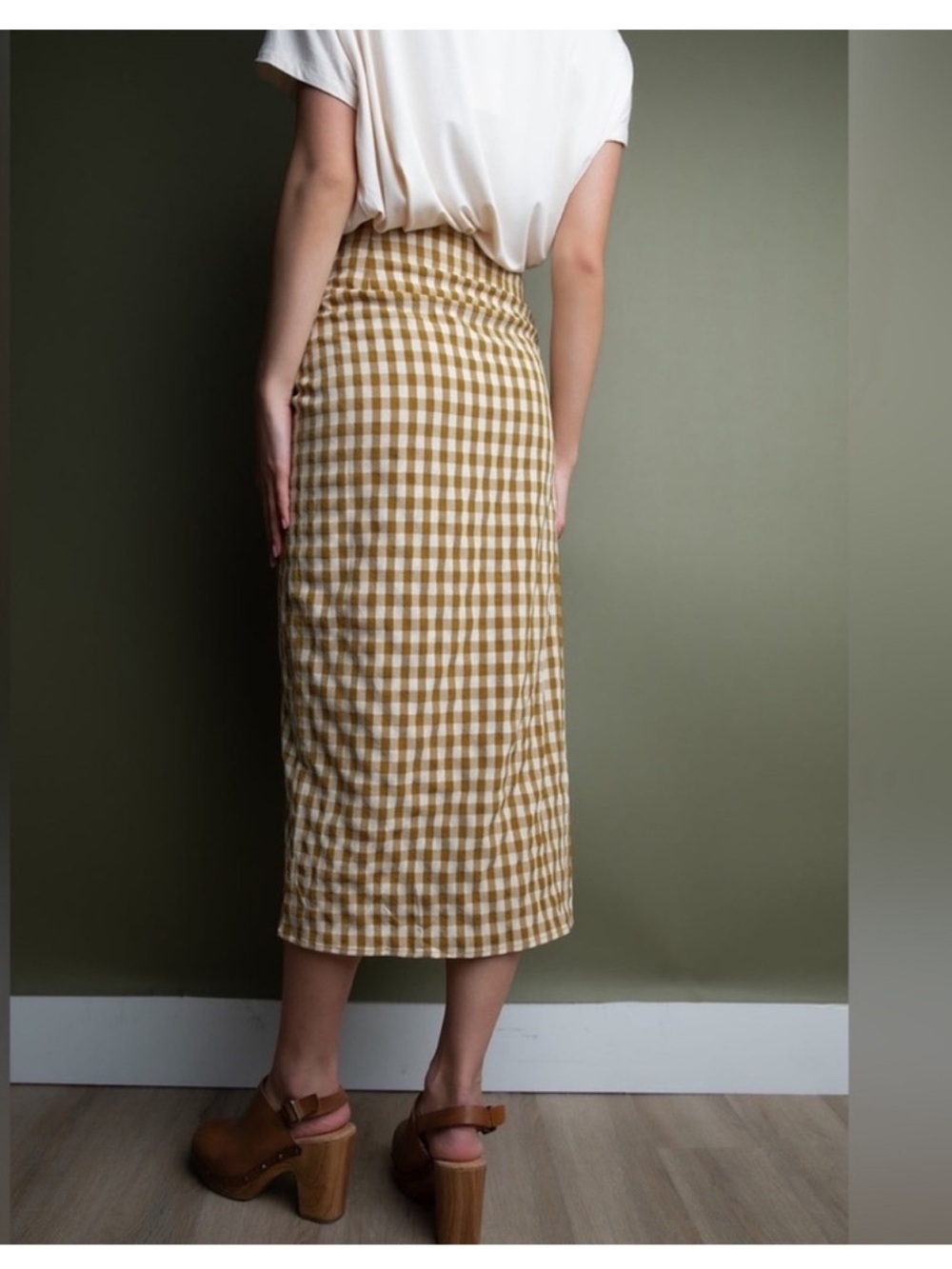NWT Miou Muse Mustard and Cream GINGHAM
Skirt Tie Front Midi - Picture 4 of 7
